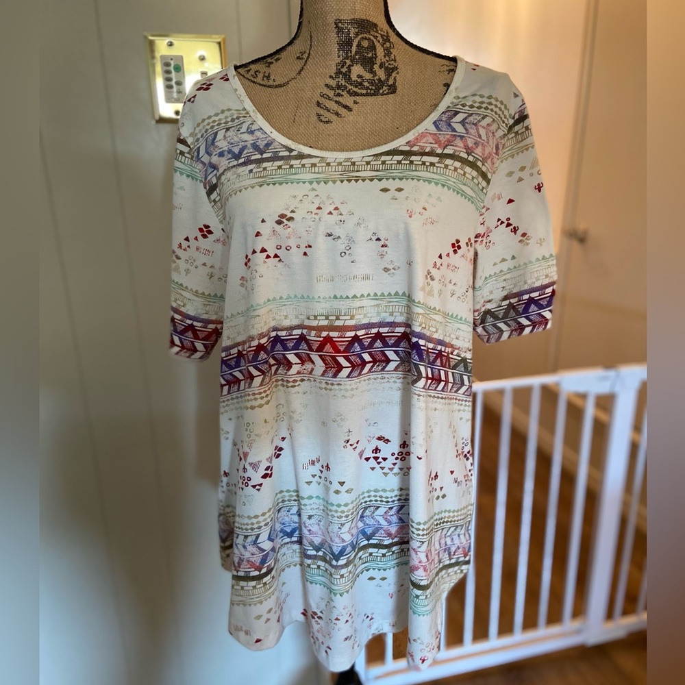 EUC Lularoe Morgan Top
